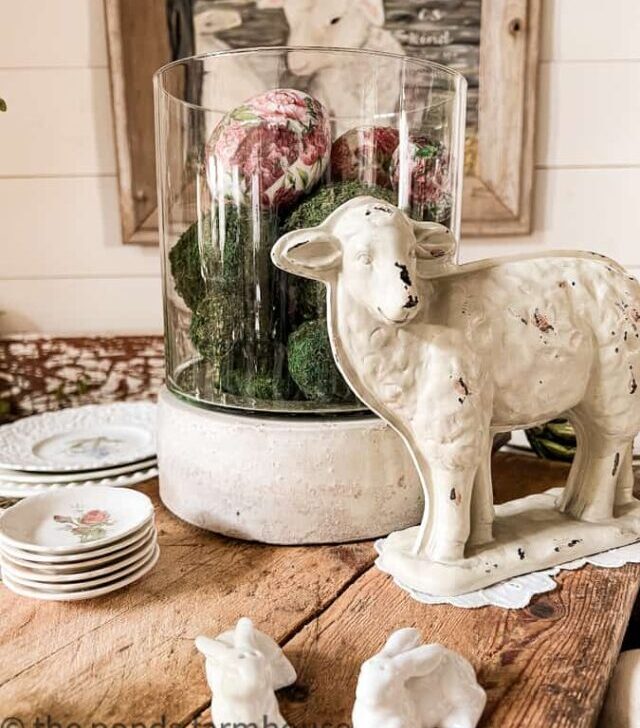 cropped-Lamb-and-bunny-centerpiece-for-Easter-Tablescape.jpg