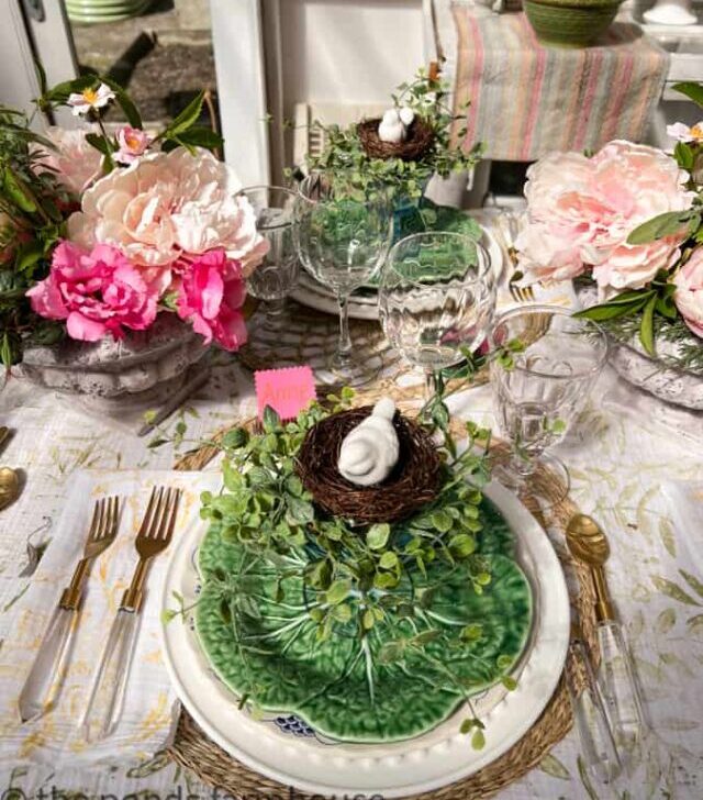 flatlay-of-table-setting-for-Spring-Fling-