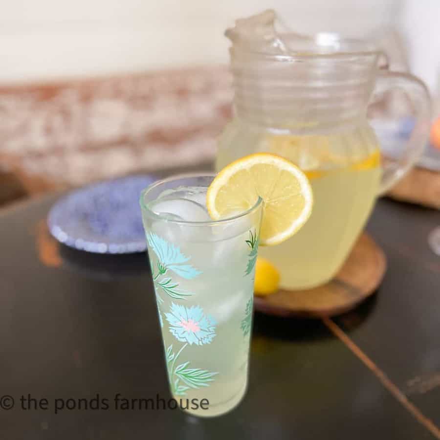 How to make the best Fresh Squeezed Lemonade Recipe and the secret ingredient.