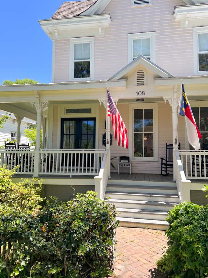 Walking tour of historic homes in Southport, NC