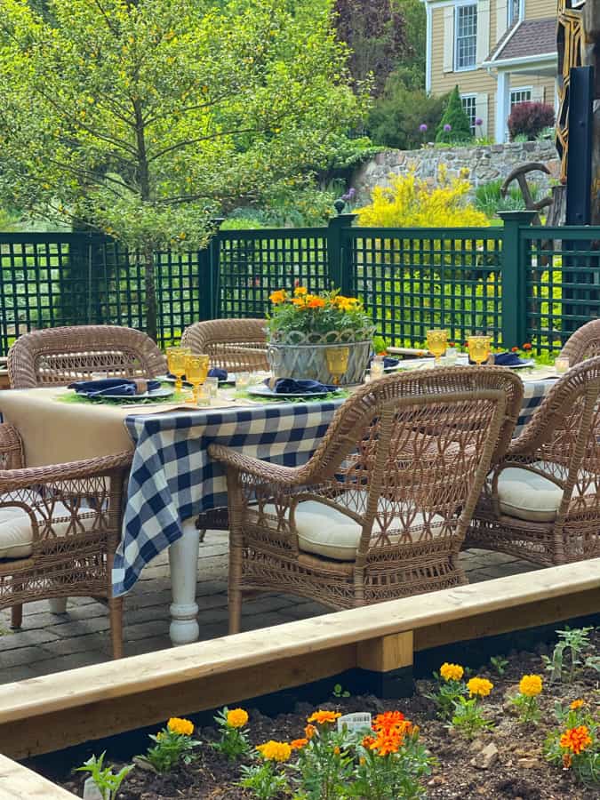 Outdoor BBQ Casual Dinner Setting for Father's Day Dinner Ideas