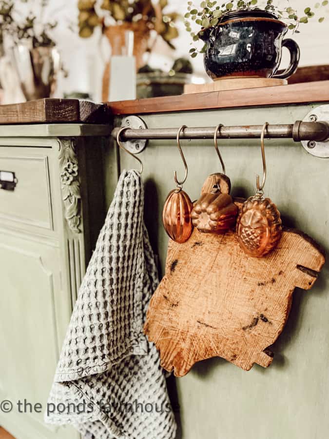 How To Decorate w/ Vintage Kitchen Decor, Rolling Pins & Utensils.