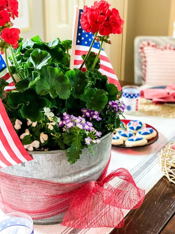 Patriotic Summer craft DIY flower pot.