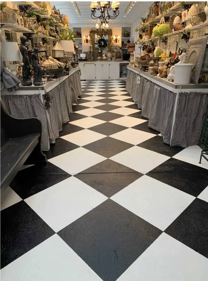 DIY Summer Craft Idea - paint a checkerboad on the floor.  