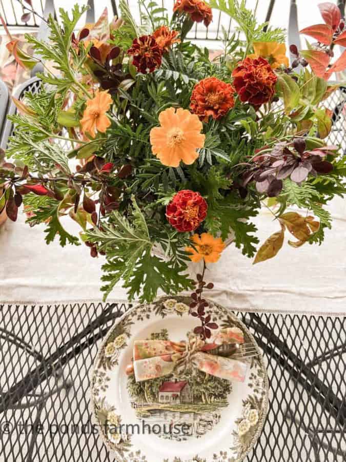 Cheap Outdoor Table Decor Ideas That Will Wow Your Guests