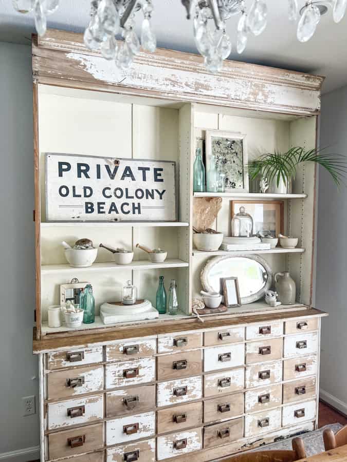 Decorating shelves with vintage and upcycled projects.