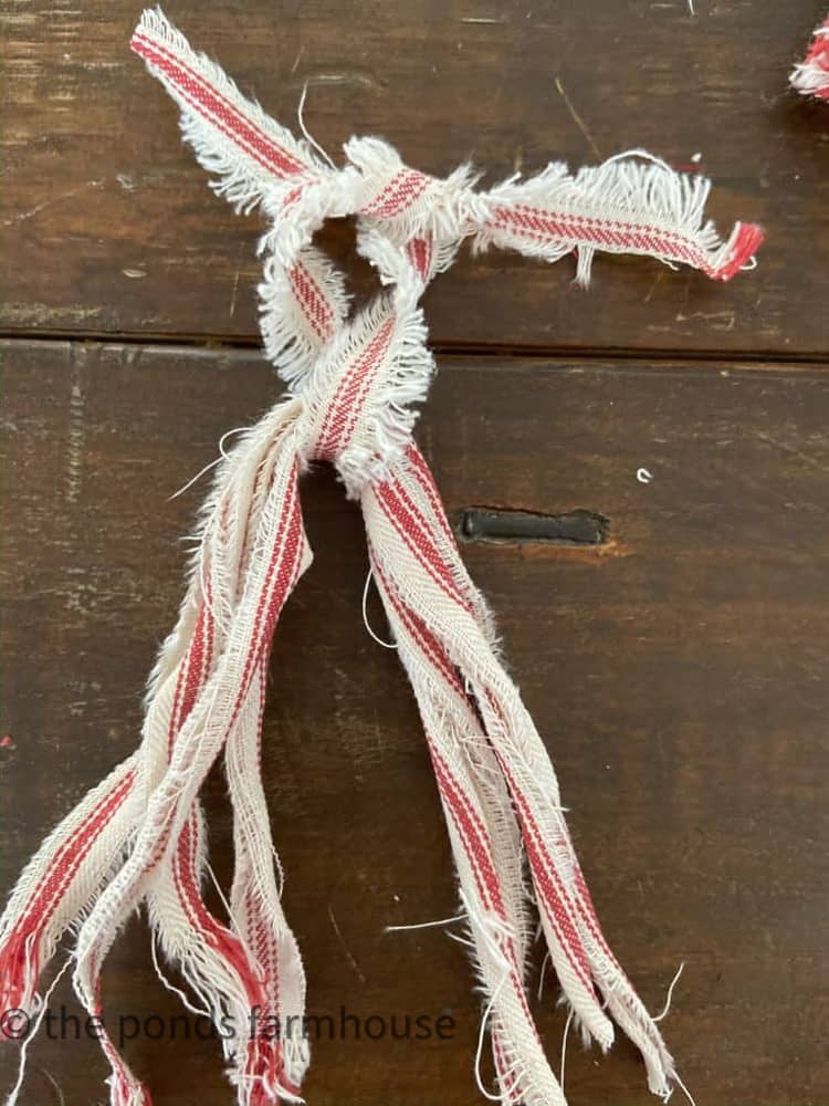 Tie knot in fabric for Tassel Decoration Ideas