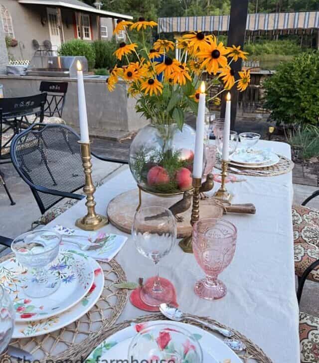 cropped-Everything-Peachy-Keen-Tablescape-ideas-1.jpg