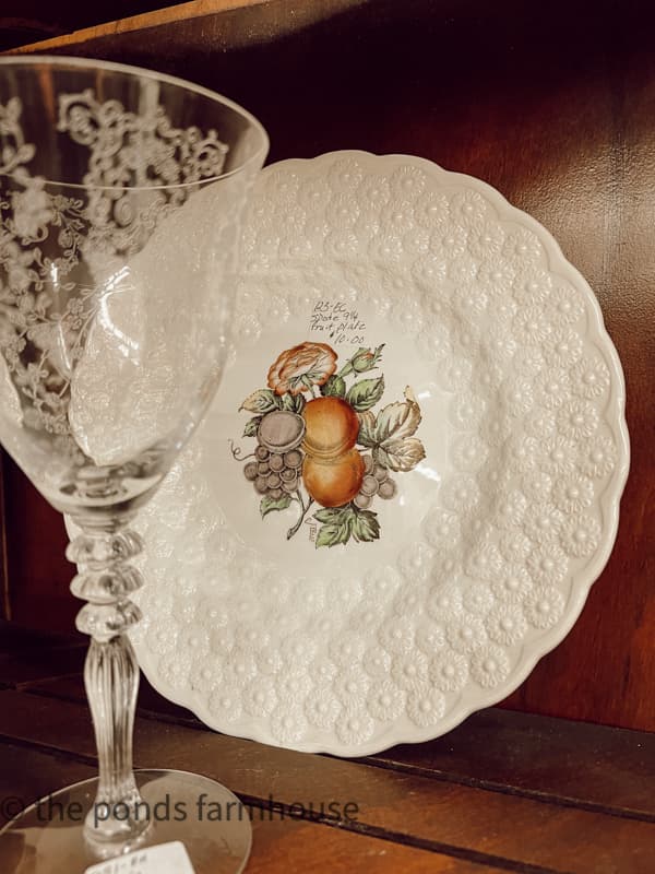 vintage Spode fruit dinner plate.  11 Best Trending Home Decor Ideas To Thrift For This Fall 