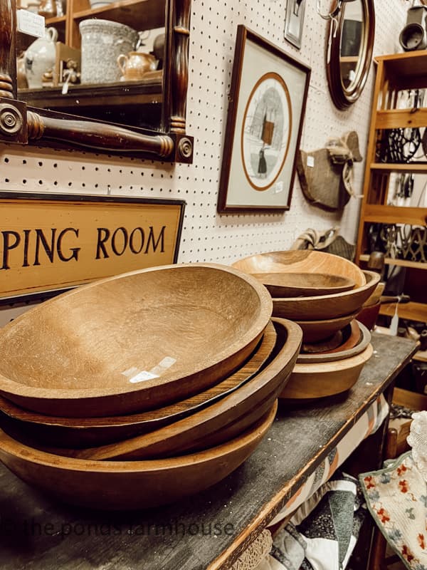 Wooden bowls and bread boards are trending Fall Home Decor.  