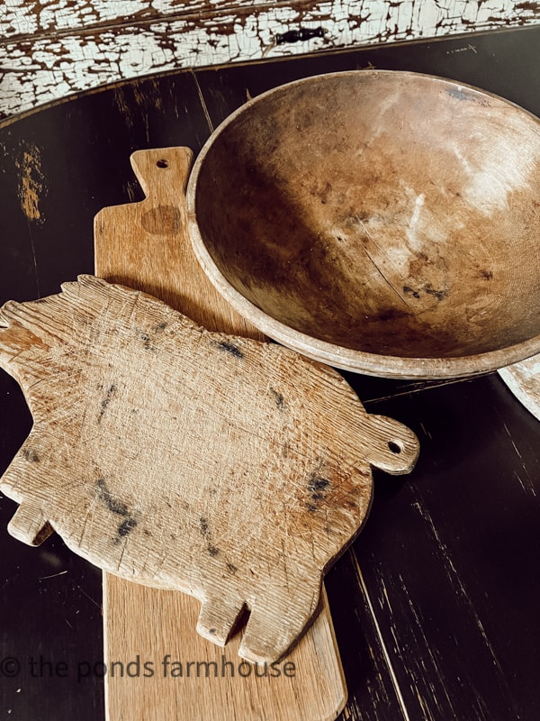 Wooden bowls, breadboards and cutting boards are great thrift store finds. Cheap Home Decor Options