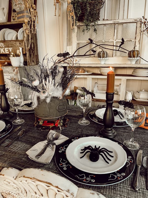 Supper club Halloween Table decorations with Halloween centerpiece for cheap.