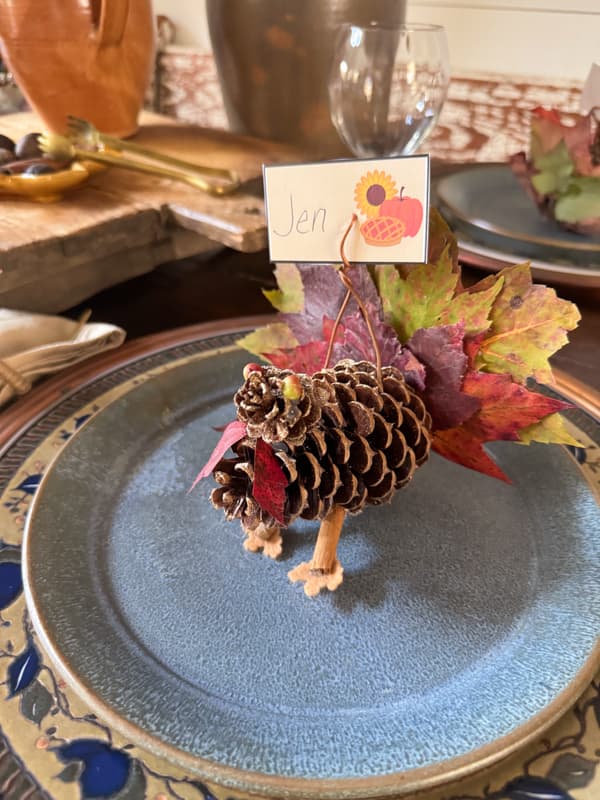 DIY Pinecone Turkey Place Card Holder