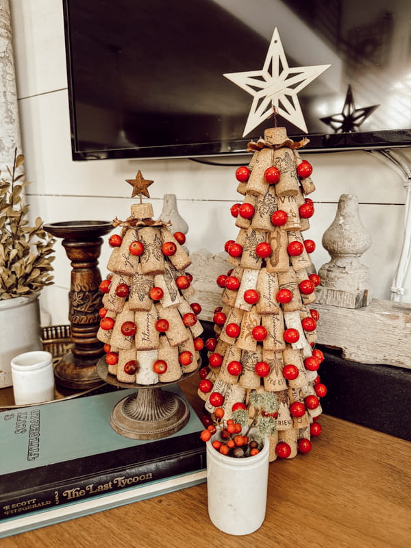 Decorate a side table with the recycle wine cork craft.  