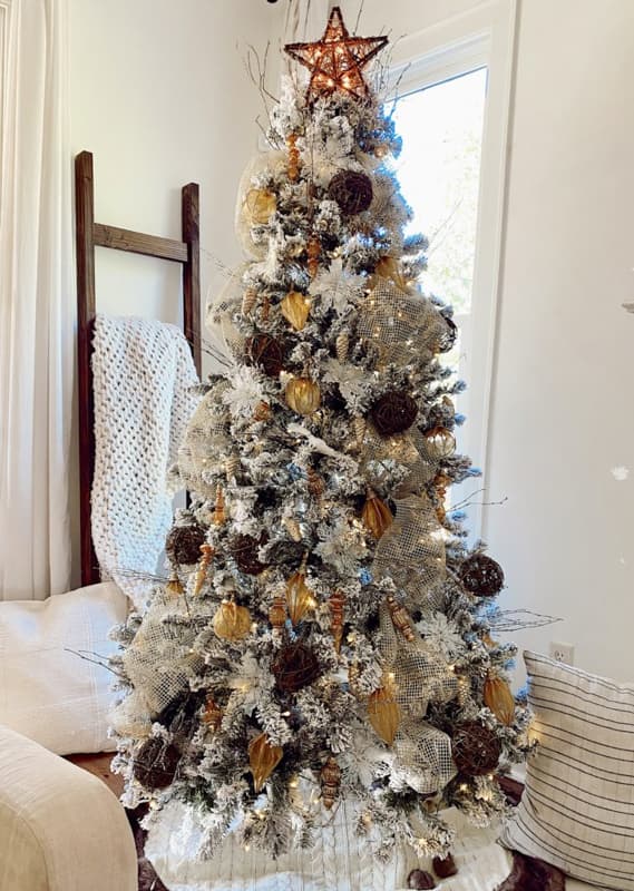 Secrets to decorating the perfect tree