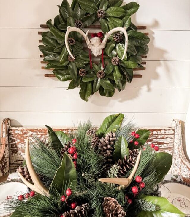 cropped-Cabin-Christmas-centerpiece-and-wreath.jpg