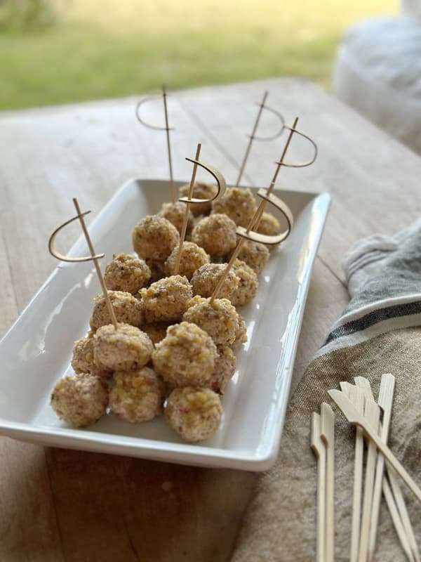 Easy DIY Mini Cheese Ball Bite-Size appetizers.