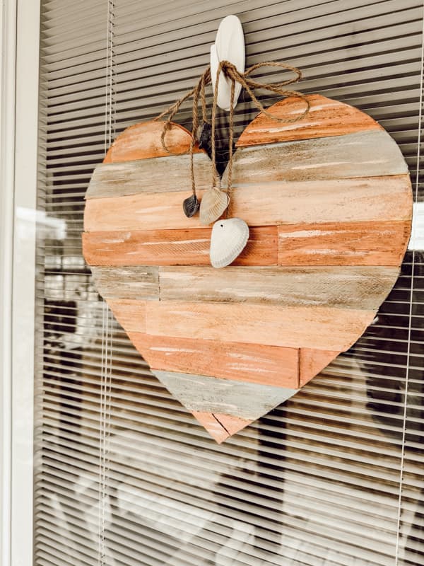 Heart hanger with seashells on beach cottage front door for Primitive Valentines Decor
