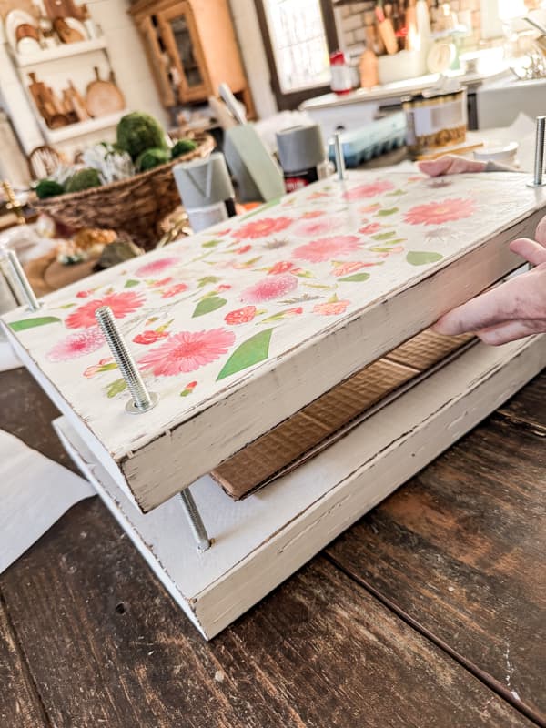 DIY Flower press with bolts and cardboard for pressing flowers for farmhouse home decor.