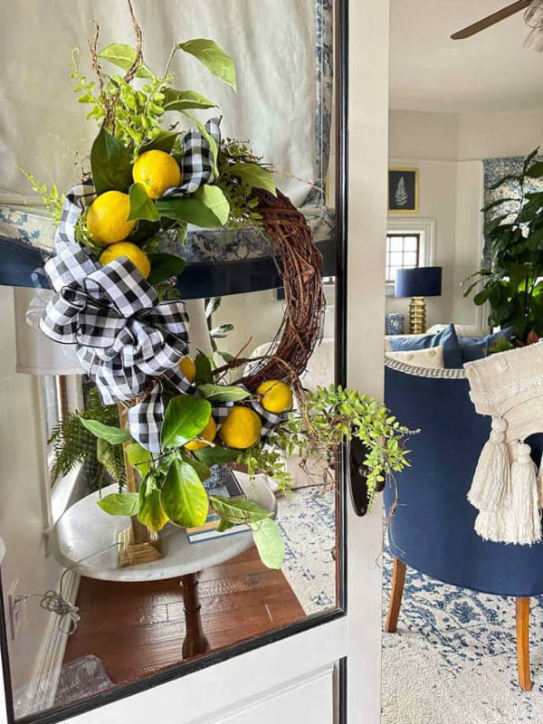Springtime wreath ideas using fresh lemon on a grapevine wreath.  stunning spring and summer wreath