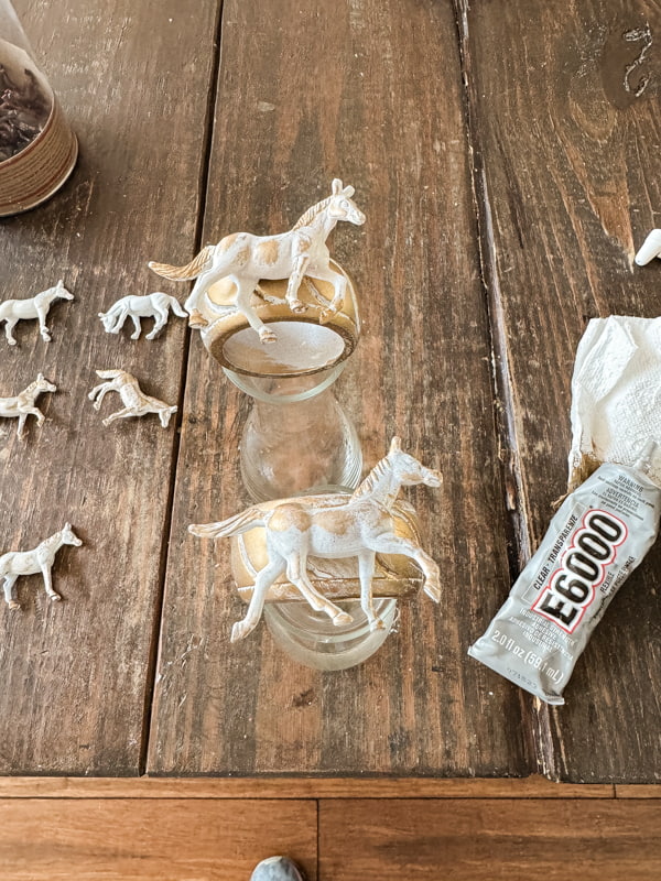 DIY Horse Napkin Rings for Kentucky Derby Decorations tablescape ideas.  