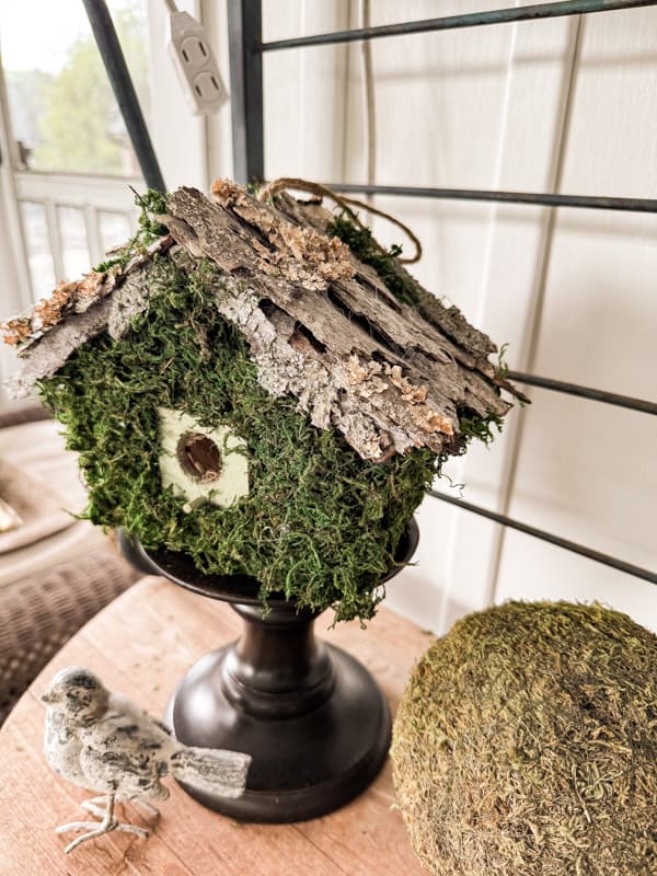 Cheap birdhouse makeover with moss and foraged tree bark. 