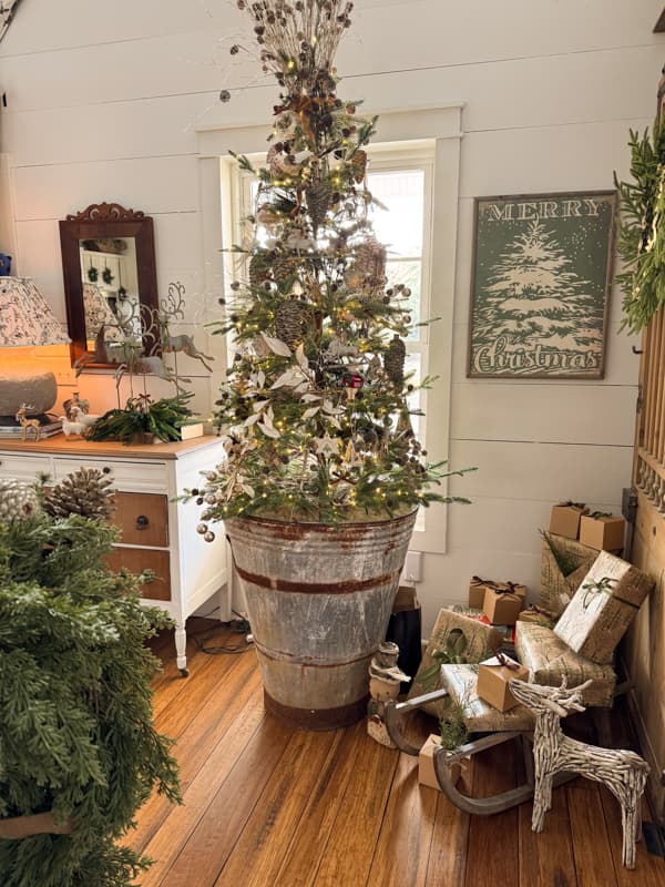 2025 Christmas Tree with gifts