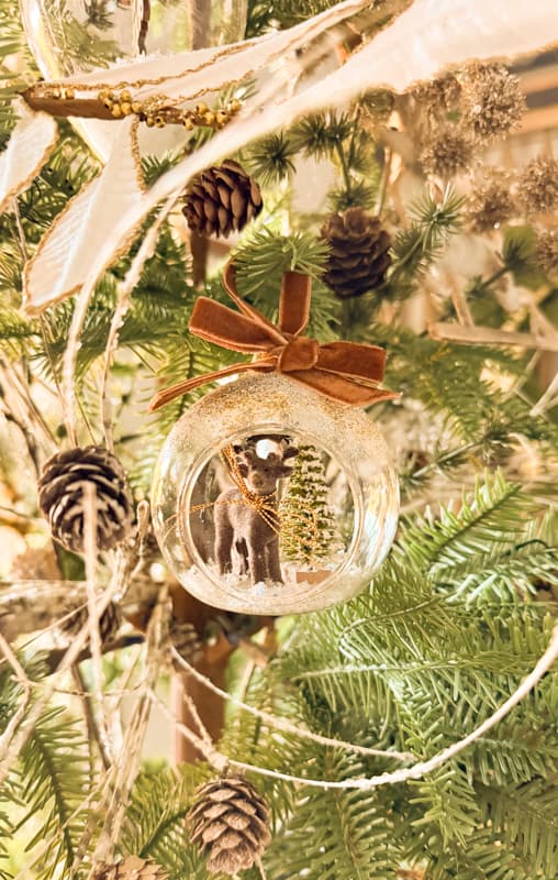 Reindeer Snow Globe Christmas ornaments