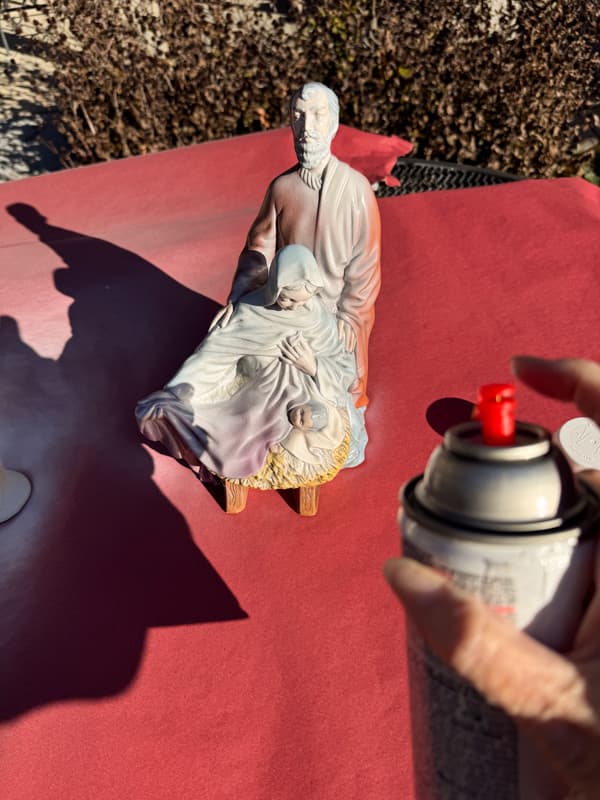 Spray Paint Thrifted Nativity Scene