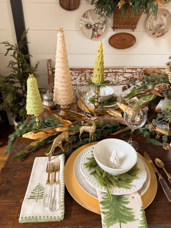Christmas table setting 