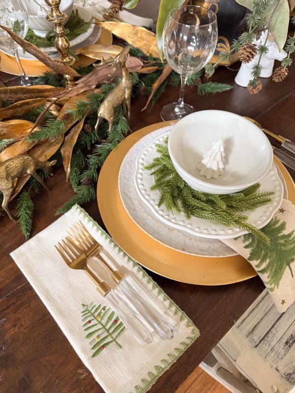 Christmas Table Place Setting for 2025