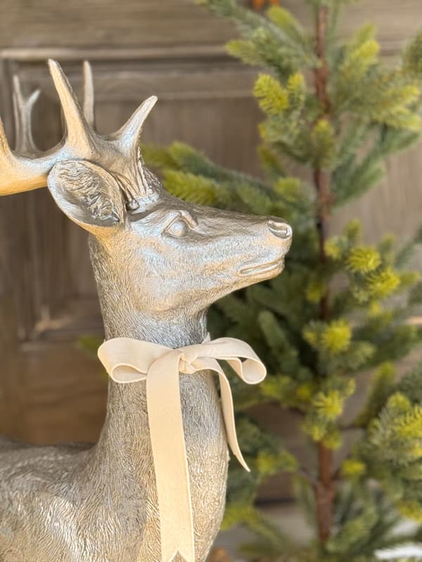Reindeer with cream velvet bow
