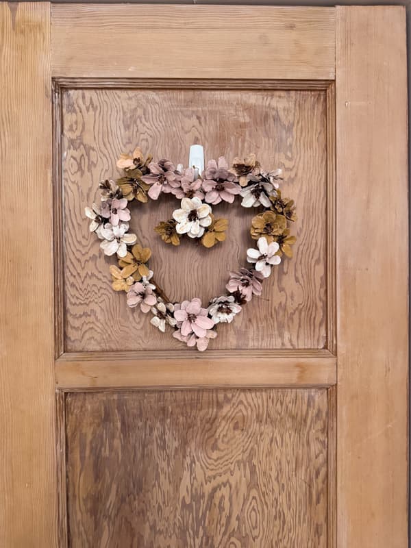 DIY Shabby Chic Pinecone Flower Heart Wreath for Valentine's Day