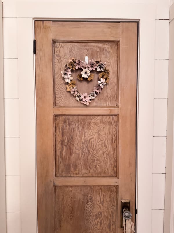 DIY Shabby Chic Pinecone Flower Heart Wreath for Valentine's Day