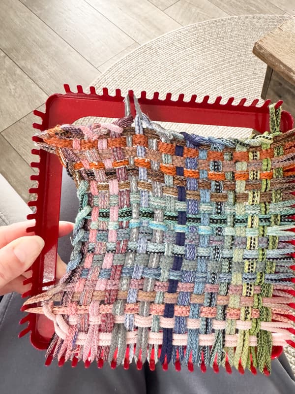 Secure the loops on the frame by keeping them pull taut