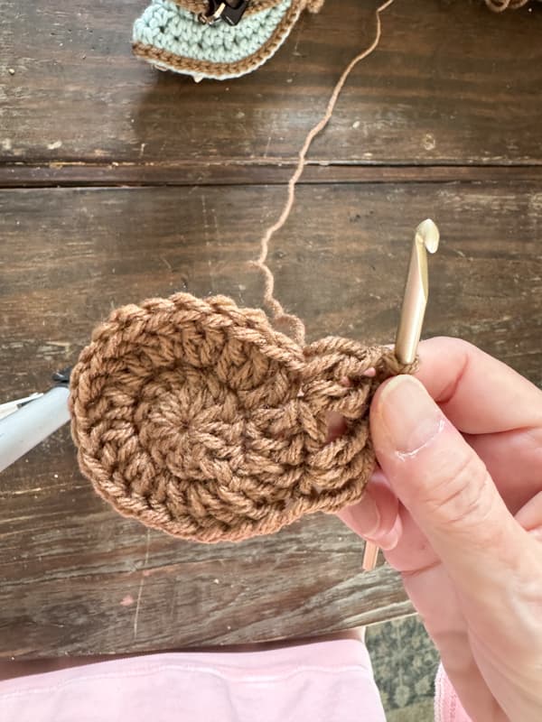 2 double crochet in everyother stitch around circle for DIY sunglasses case