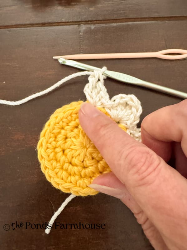 Daisy Petals stitching the daisy centers together