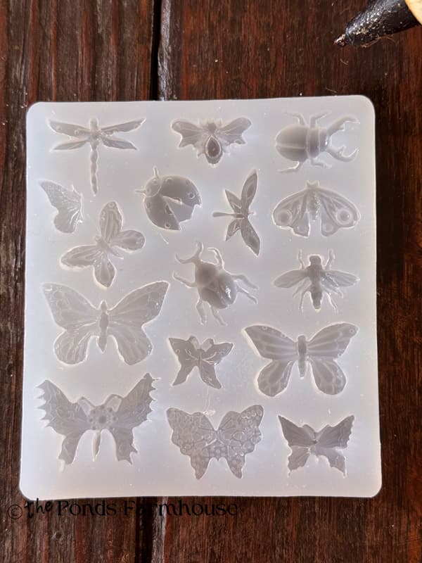 Bug silicone mold to make DIY Easter Eggs With hot glue motifs