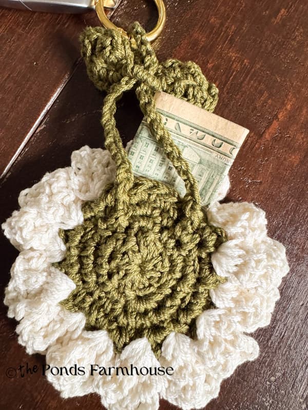 Use Purse charm pocket to hold money