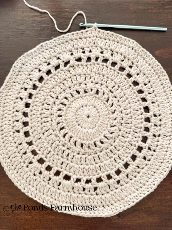 completed center of the crochet placemat - Pottery Barn Inspired