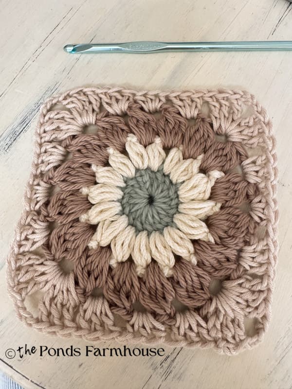 making the granny square - round 4