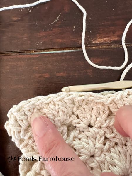 stitches to even out the fan stitch for a more even straight line.