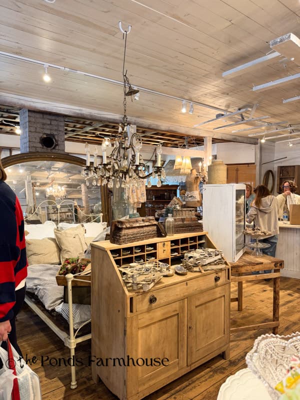 Ruffin's Roost Display at Spring At the Farm Antique show