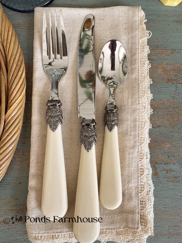 Annova Silverware set on beige napkin