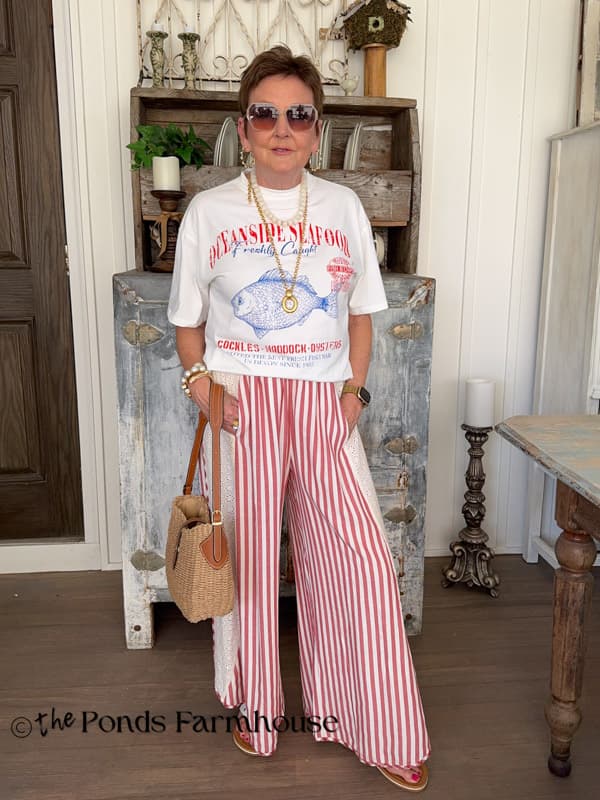 Rachel wearing casual beach outfit