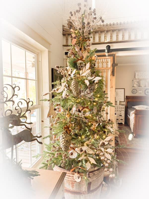 Christmas tree 2025 with pinecones and DIY ornaments