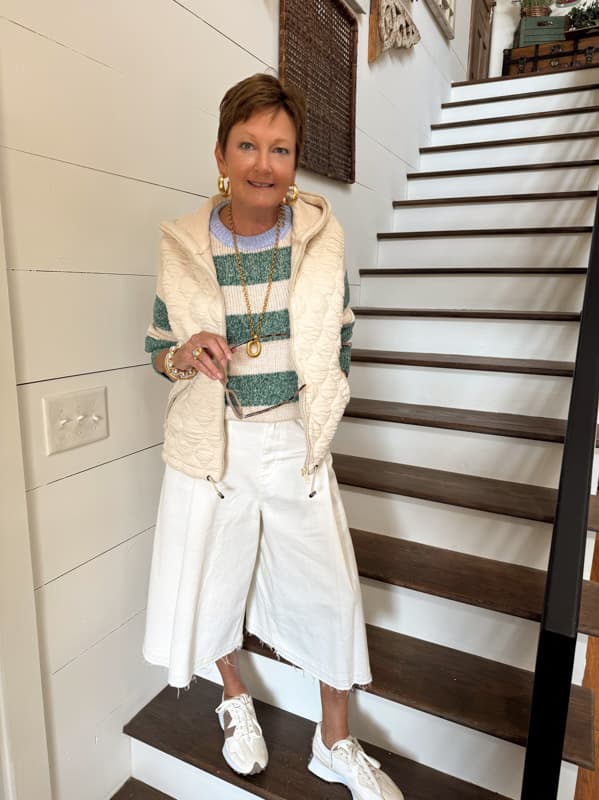 Rachel in fall culotte outfit & New Balance sneakers