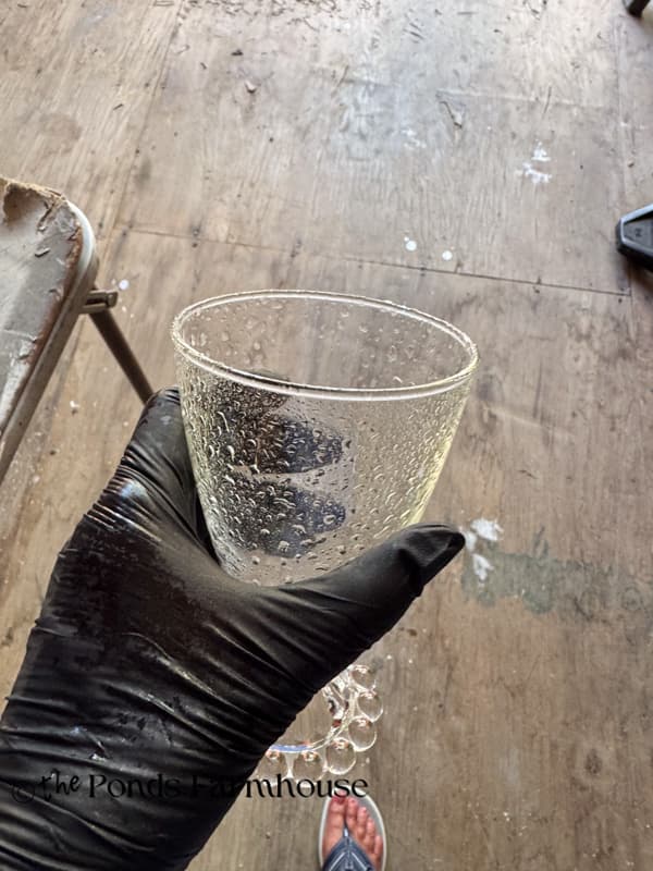 spray inside of glass with vinegar mixture